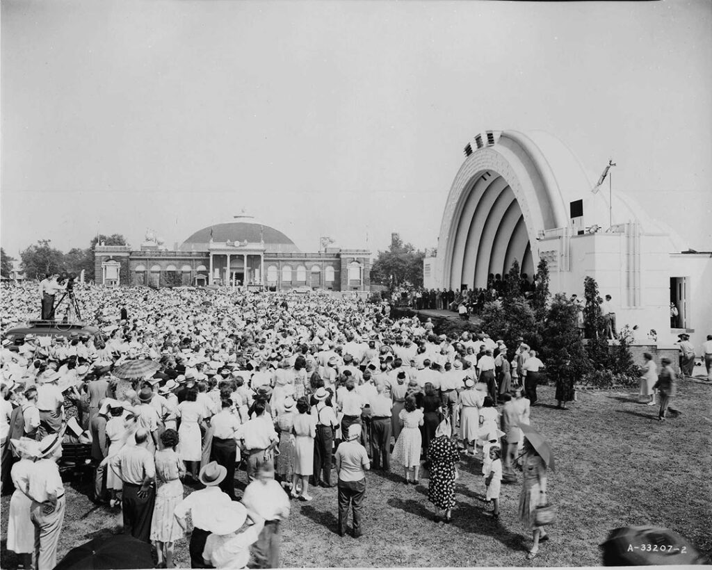 Bandshell and Manufacturers Building, 1948 – CNE Heritage